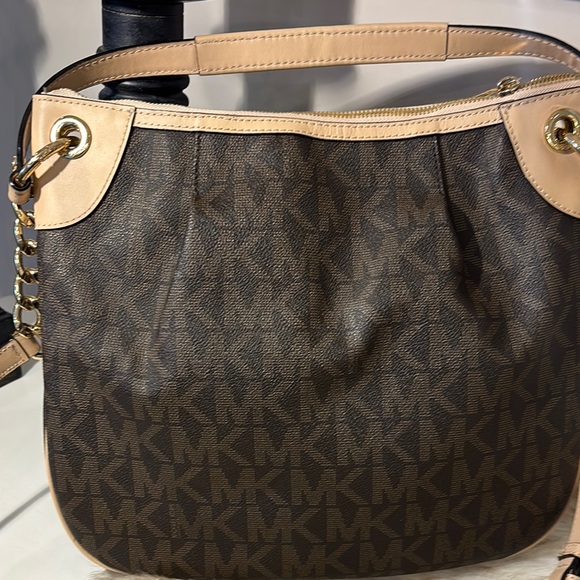 Michael Kors Tan and Brown Shoulder Bag with Gold Hardware LG - Picture 7 of 16